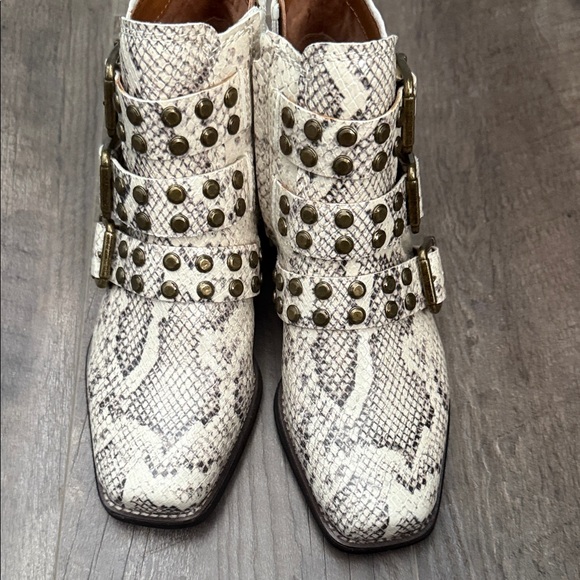 Zodiac Textured Snakeskin Boots - Picture 1 of 7